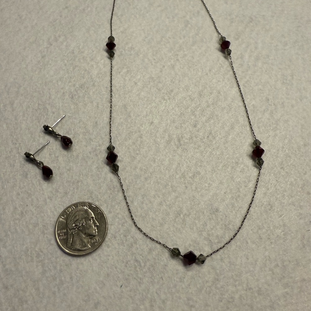 1928 Crimson and Gunmetal Jewelry Set